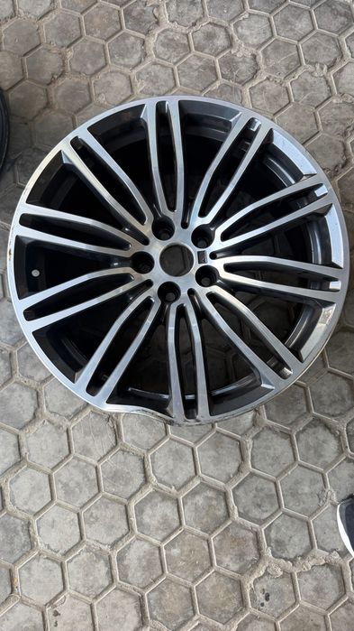 R19 BMW g30 2018