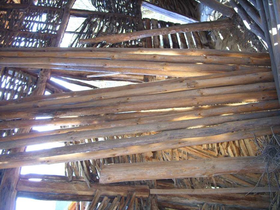 Предлага дървен материал- мертеци и греди