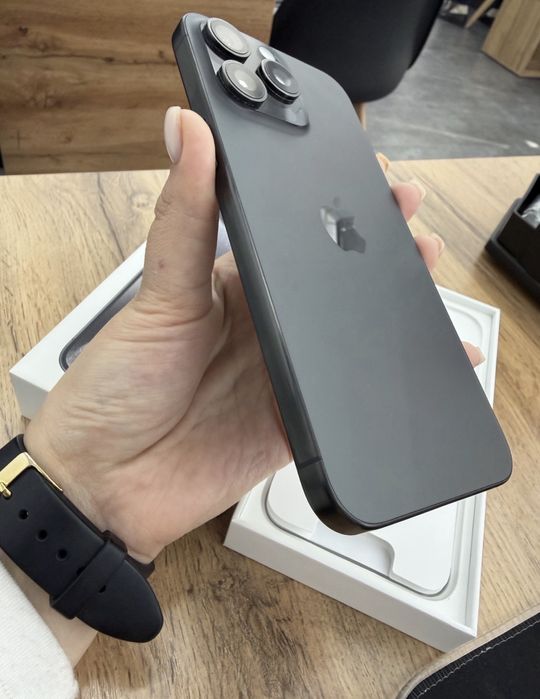 Iphone 15 pro max 256gb 84%