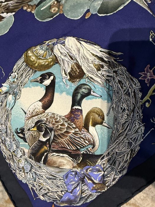 Esarfă Hermes , mătase 100 %,piesă de colecție.