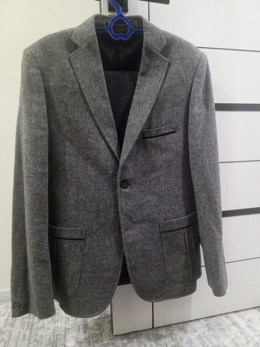 Kiyov kastyum shim pidjak faqat toʻyda 1 marta kiyilgan xolati yangi