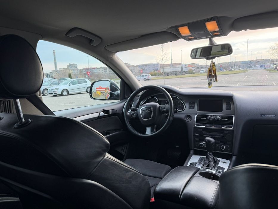 Vînd Audi Q7 2007
