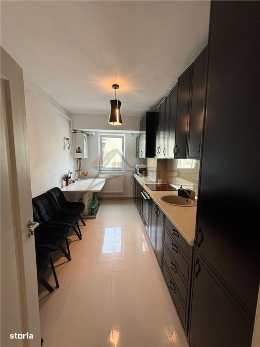 Apartament cu 2 camere decomandat, loc de parcare - Rediu