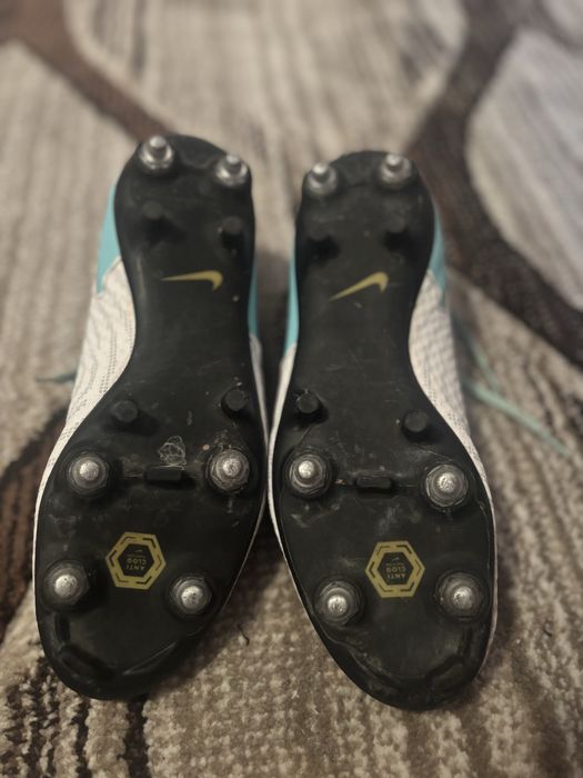 vand ghete nike phantom