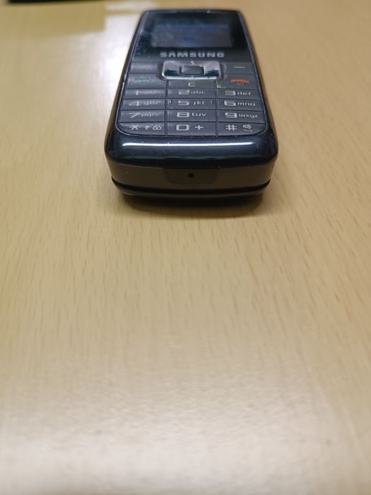 Телефон Samsung SGH-B100