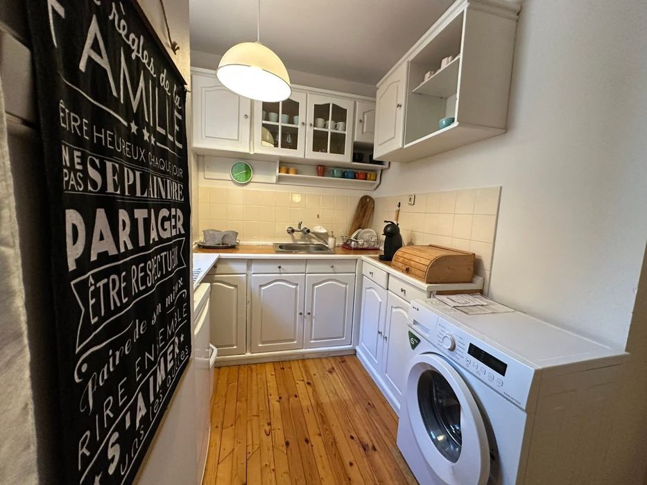 Леко използвана бяла кухня МДФ