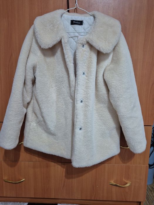 Лёгкая куртка из экомеха