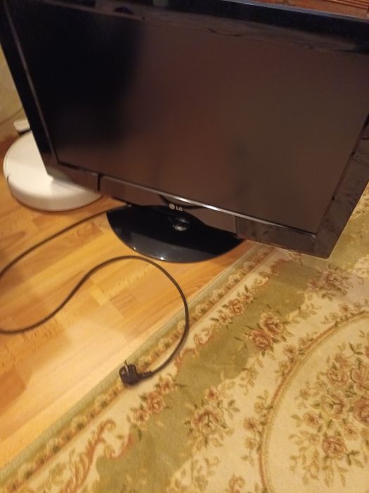 Vând TV plasma LG