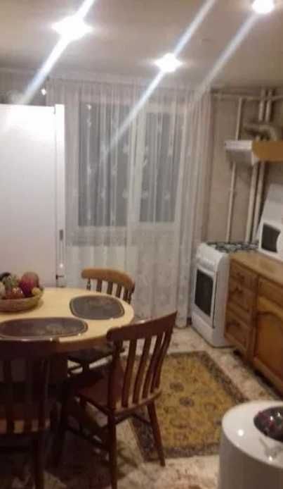 Дава се под наем Двустаен апартамент в Пловдив, Каменица 1 - 62 кв.м за 321.3 € - Снимка #1