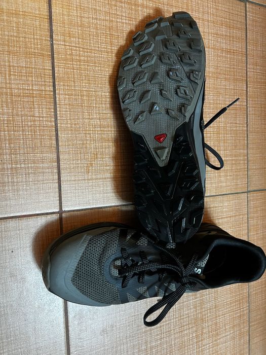Salomon outrise low