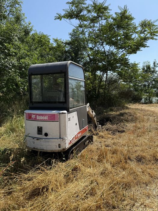 Услуги с мини багер и челен товарач | Изкопи и почистване/ Бургас