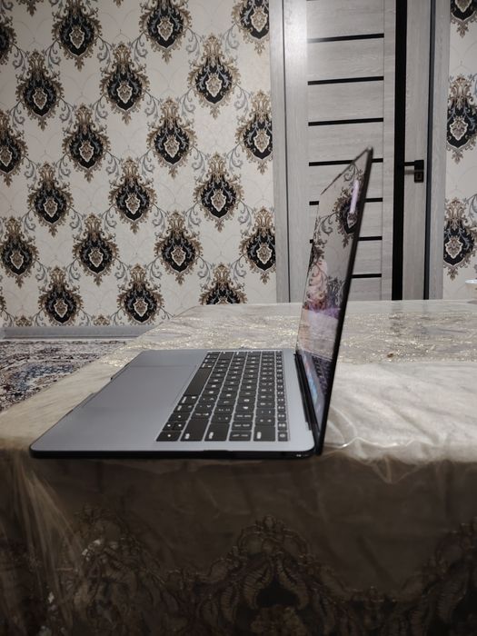 Mac booc 13 inch, 2017,Two Thunderbolt 3 ports