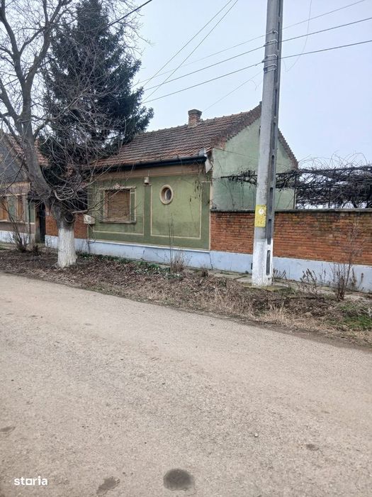 Casa de vanzare Santion ,teren 3800 mp