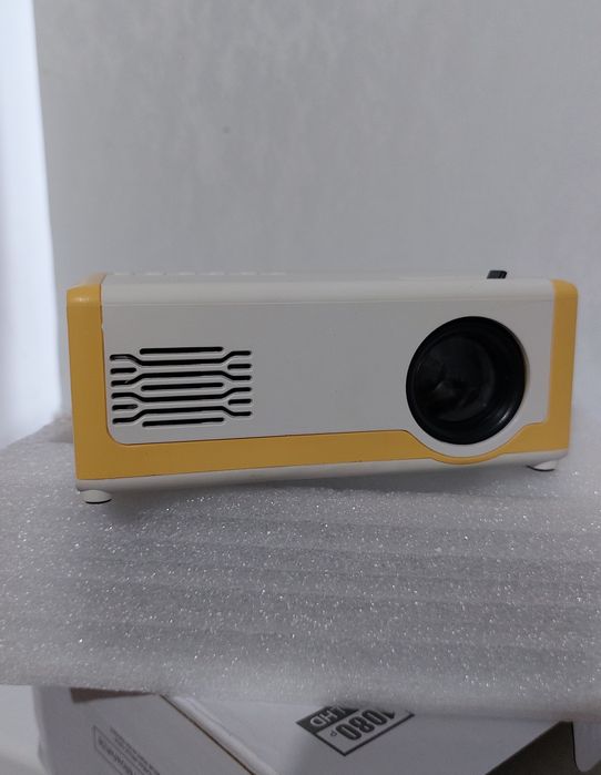 Продаётся Мини проектор