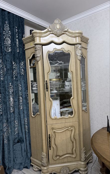 Витрины для гостиной