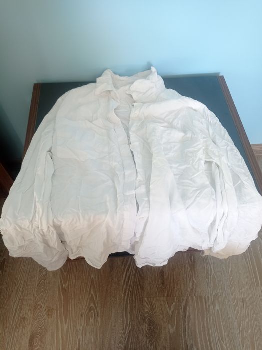 Продавам използвани дрехи.