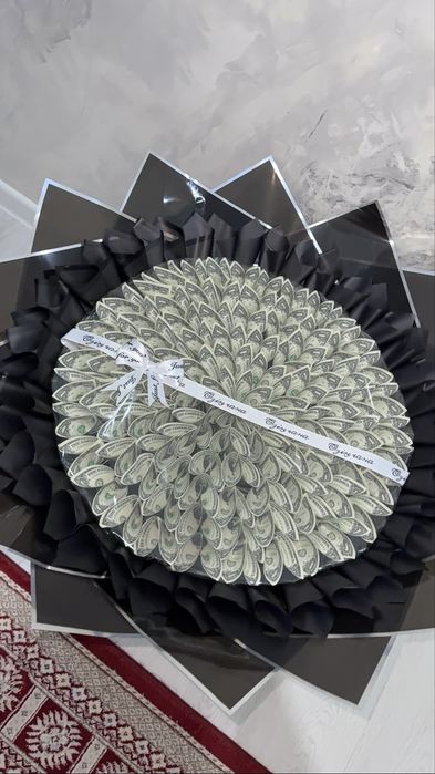 Букет из 101 доллара