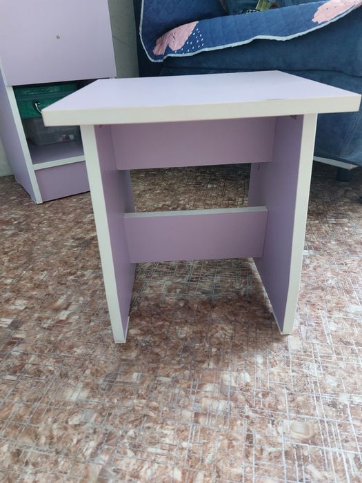 Продам стол косметический детский