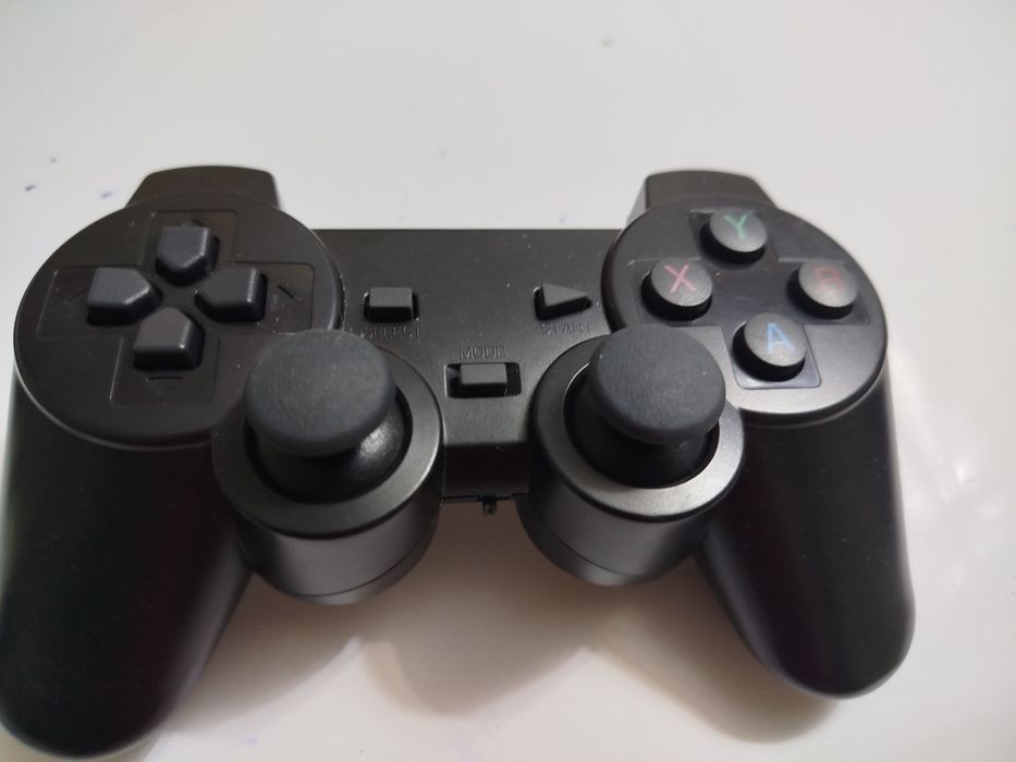 Игровая консоль .