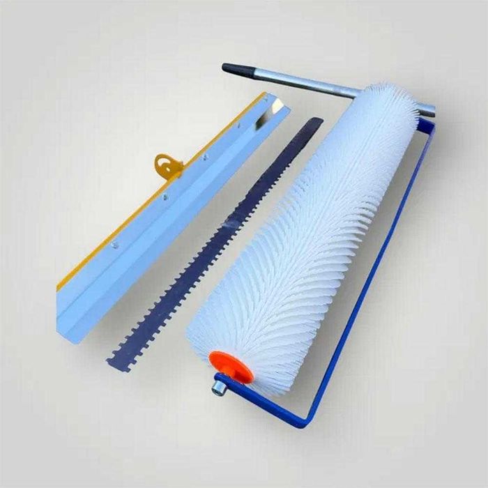 К-т за саморазливни замазки (валяк, ракел, обувки с шипове, удължител)