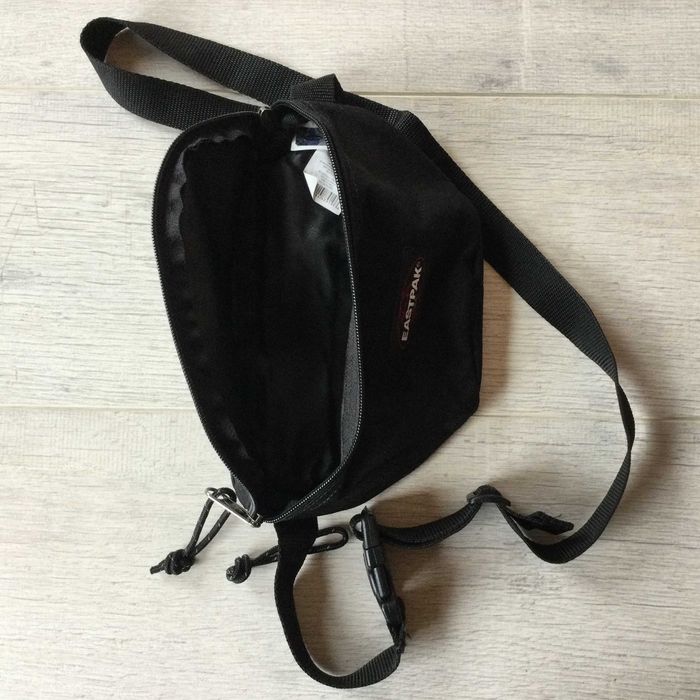 НОВА оригинална мъжка чанта чантичка за кръста "банан" EASTPAK от САЩ