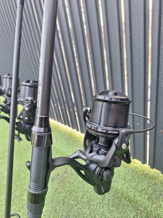 Set Pescuit 4 Legend Pro Fl 3.6m + 4 Arcast 10000 9+1 rulmenti

Produs