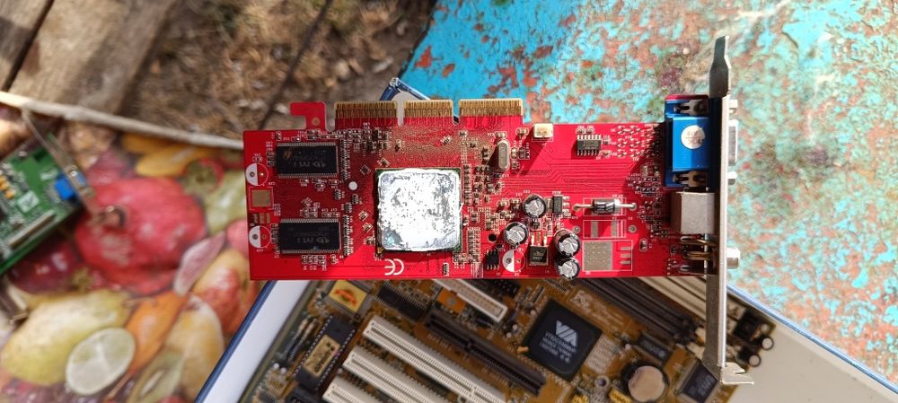 Vând placi vechi de PC