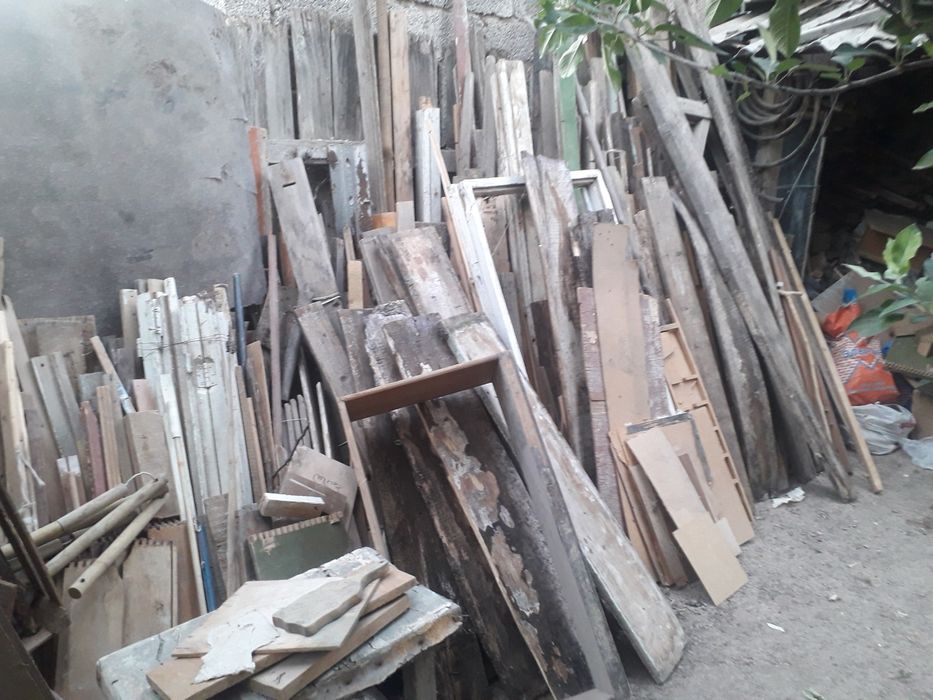 Дрова, доски , дсп куски.