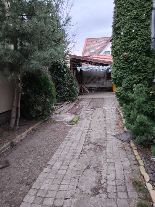 Vand urgent in Tg. Mures casa cu 4 camere, transformabila in 5 camere