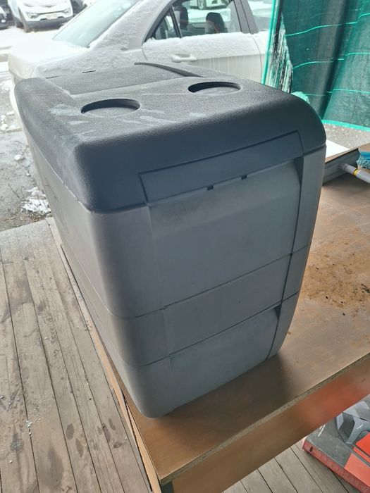 Продавам хладилник за камион/кола/каравана