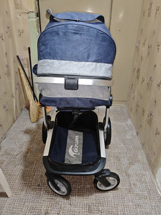 Коляска все регулируется  зима лето