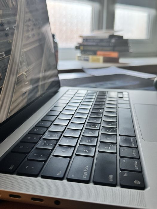 MacBook Pro M3 Pro, 18/512