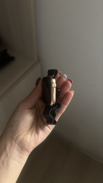 Apple watch SE Gold Alumnium Case