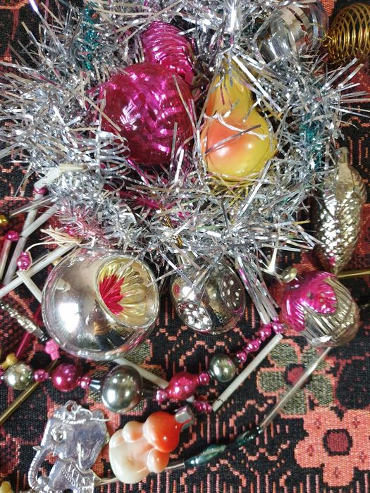 Ёлка и ёлочные игрушки