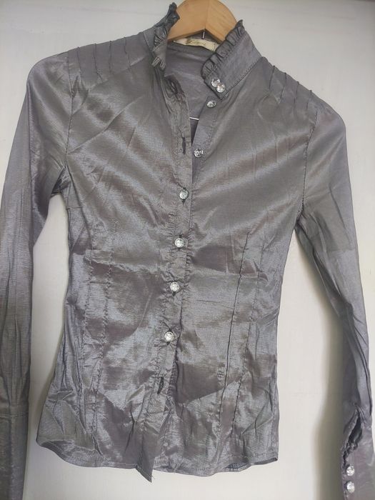 Продам блузки 42-44размера