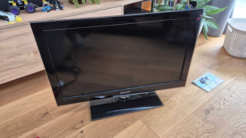 телевизор 32" Samsung LE32C630K1W