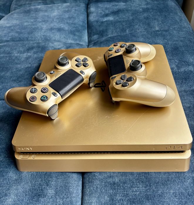 Playstation 4 Gold Limited Edition