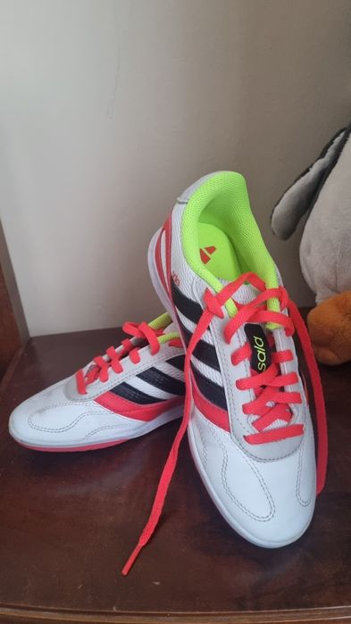 Adidasi fotbal sala 35