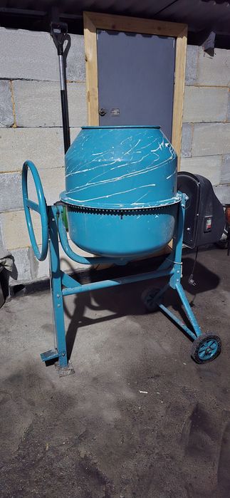 Сдам в аренду Бетономешалку.