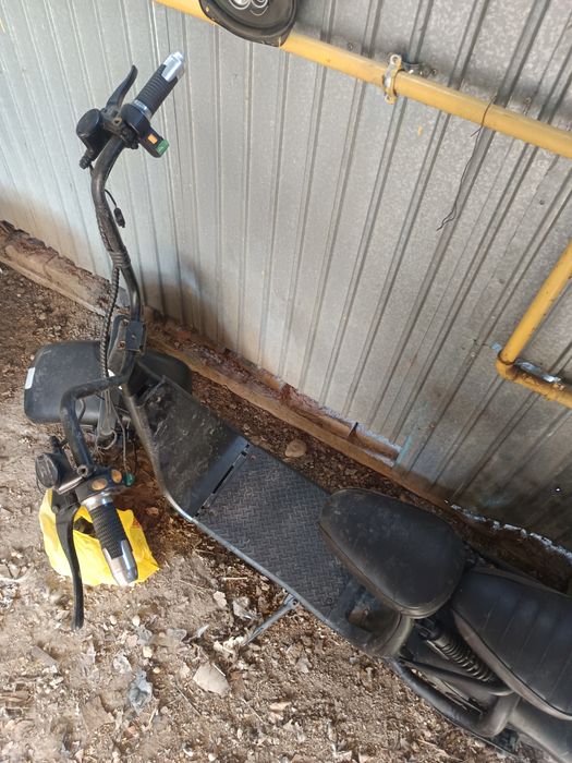 Vând scuter electric pentru piese