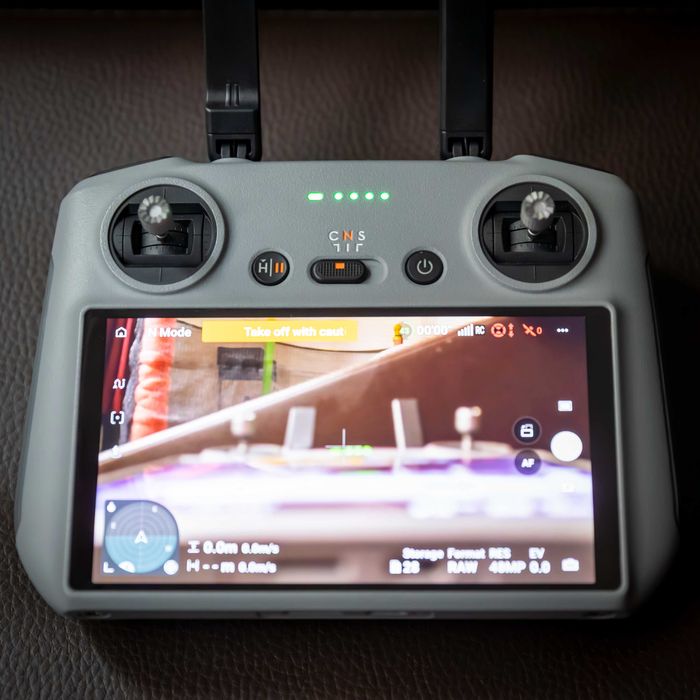 DJI Mini 4 Pro  (DJI RC 2) Stare impecabilă, 3 baterii, geantă