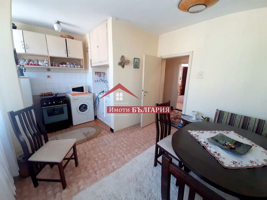 Продава се Четиристаен апартамент в Карлово - 93 кв.м за 932 €/кв.м - Снимка #1