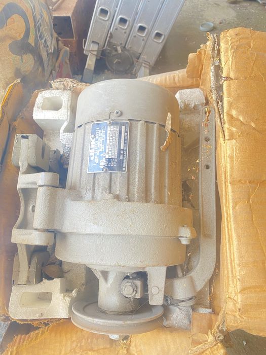 Электро двигатель для швеиной манины