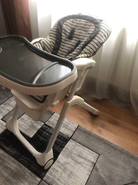 Scaun masa bebe in stare foarte buna