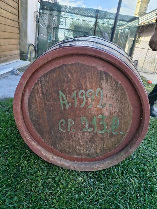 Vând butoaie de stejar