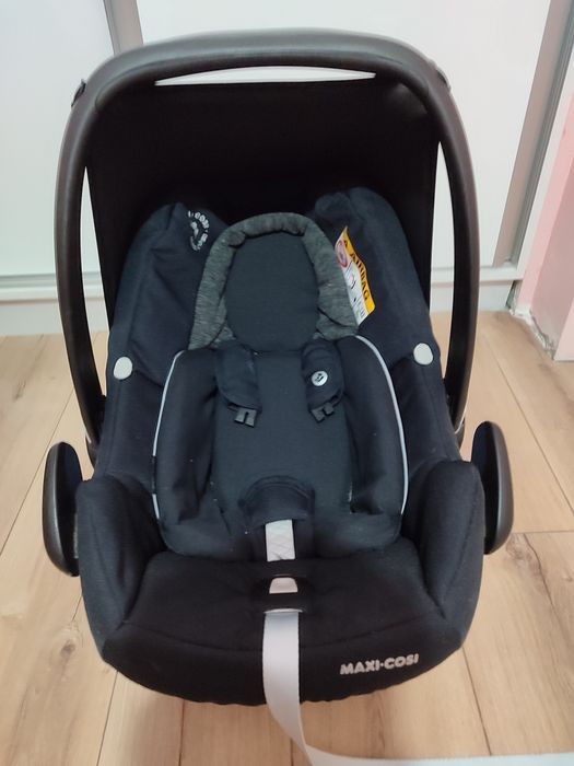 Кош за кола maxi cosi rock  и зимен кош maxi cosi oria