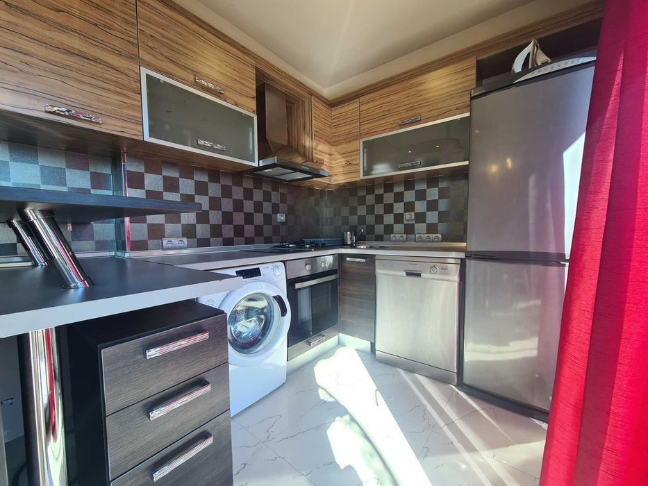 Продава се Тристаен апартамент в Варна, Автогара - 85 кв.м за 7 €/кв.м - Снимка #6