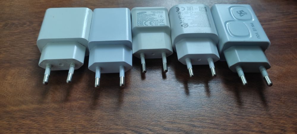 Зарядное устройство 5 штук на разные телефоны