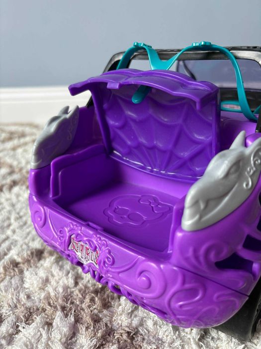 Scaris Convertible / Машина Скариж