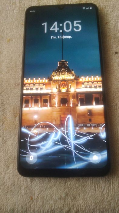 Продаётся телефон